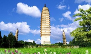 无人机穿越大理三塔时“炸机”，肇事游客被行拘10日